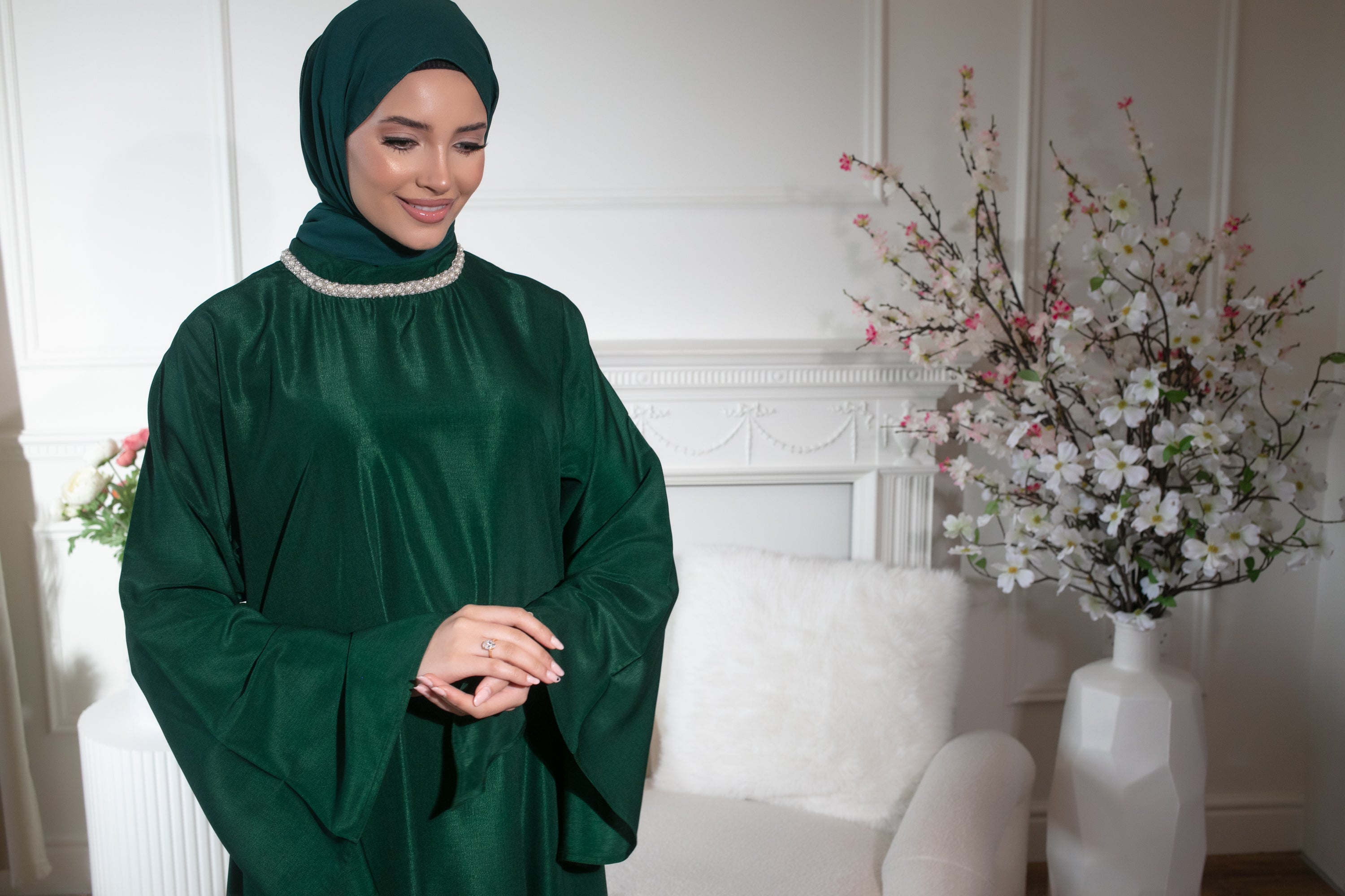 Zahra abaya