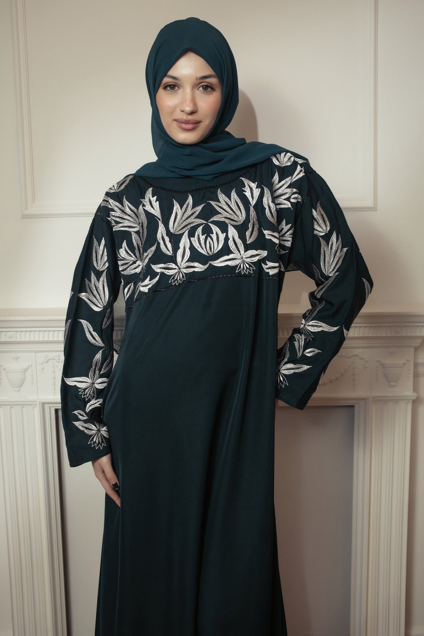 Tina abaya