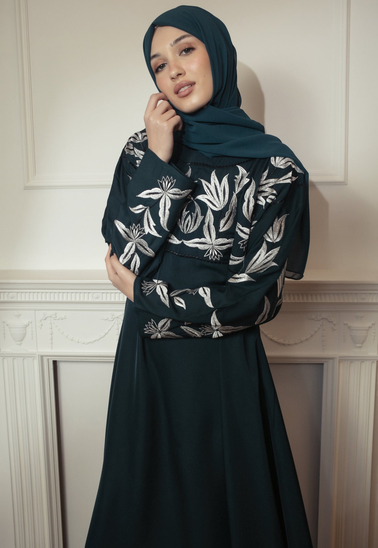 Tina abaya